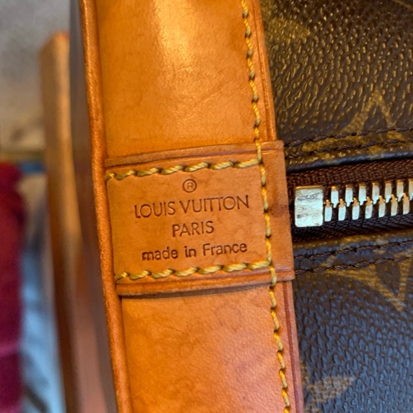 ❌❌SOLD ON MERC❌❌Authentic Louis Vuitton Monogram - Picture 6 of 8